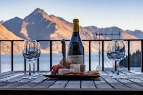 Spacious Central Executive 4 Bedroom Apartment, Queenstown